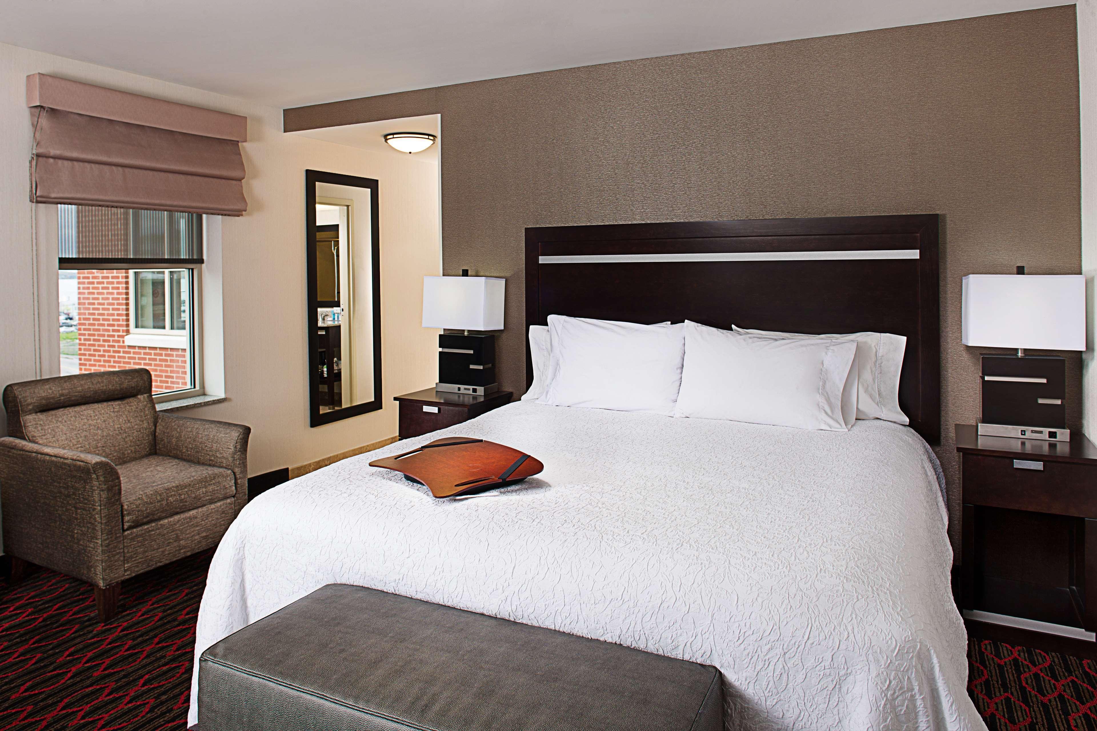 Hampton Inn Portland Downtown Waterfront Exterior foto