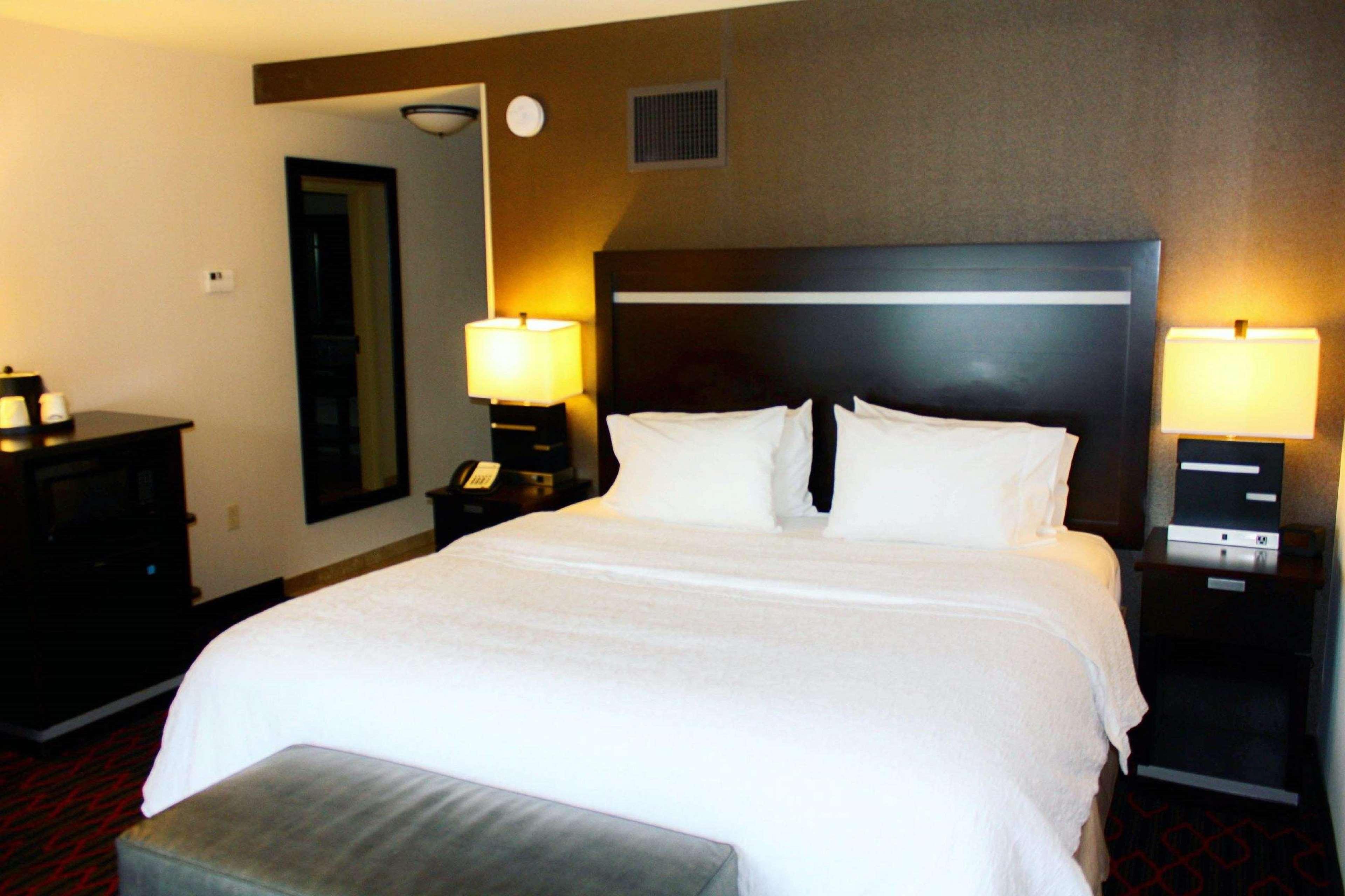 Hampton Inn Portland Downtown Waterfront Exterior foto