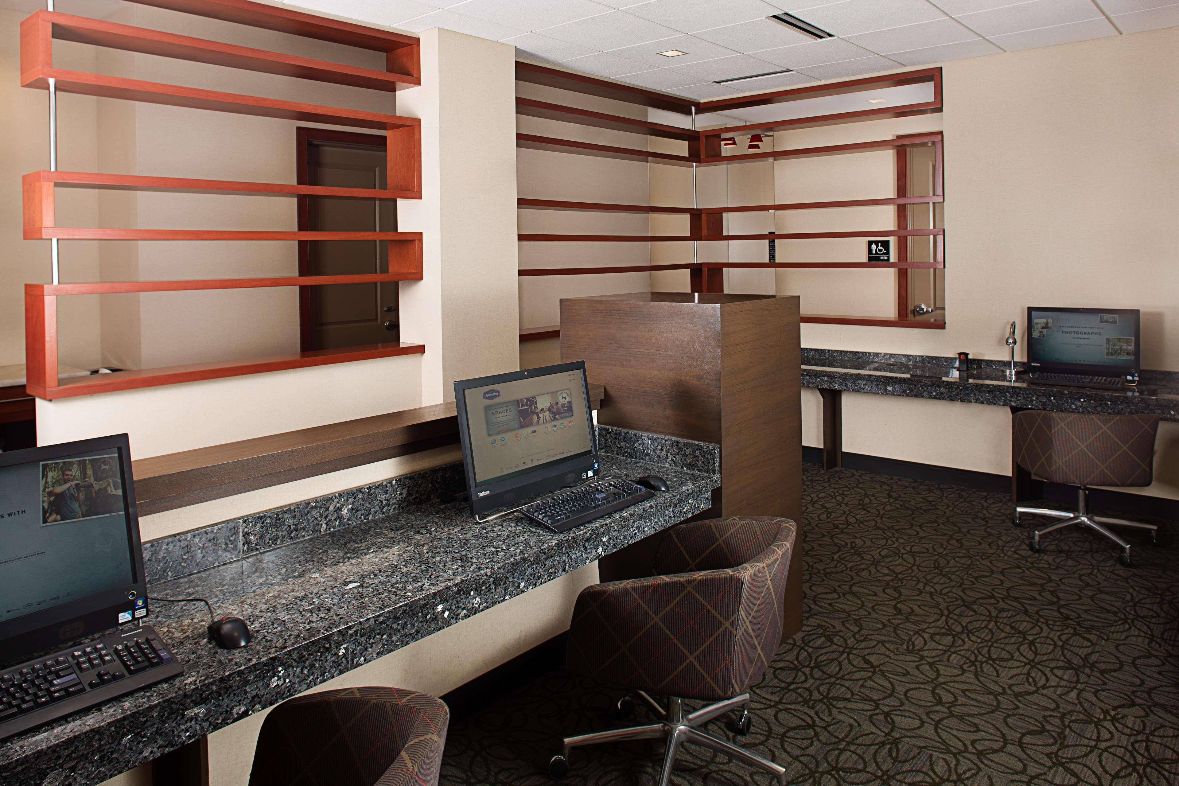 Hampton Inn Portland Downtown Waterfront Exterior foto