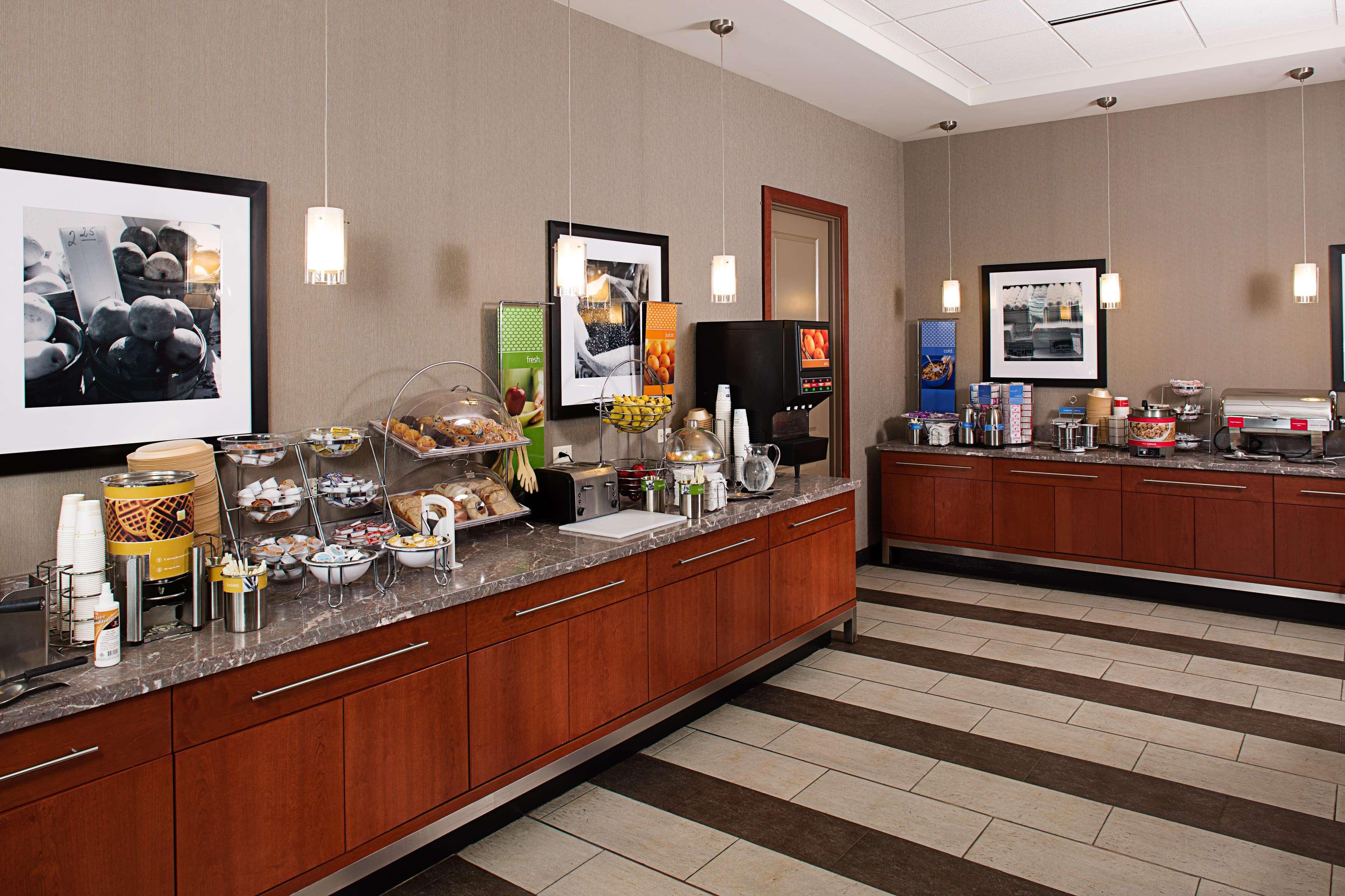 Hampton Inn Portland Downtown Waterfront Exterior foto