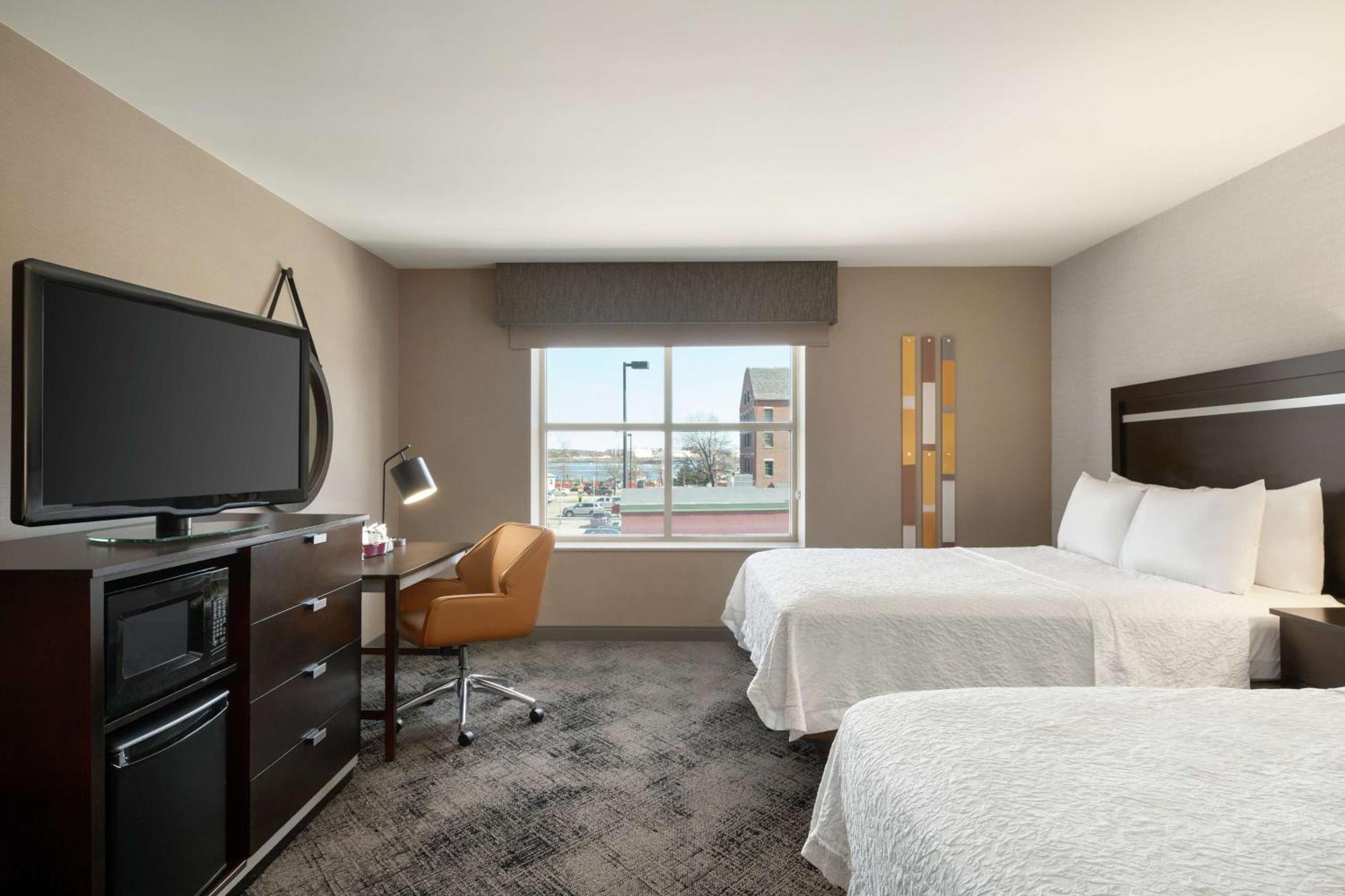 Hampton Inn Portland Downtown Waterfront Exterior foto