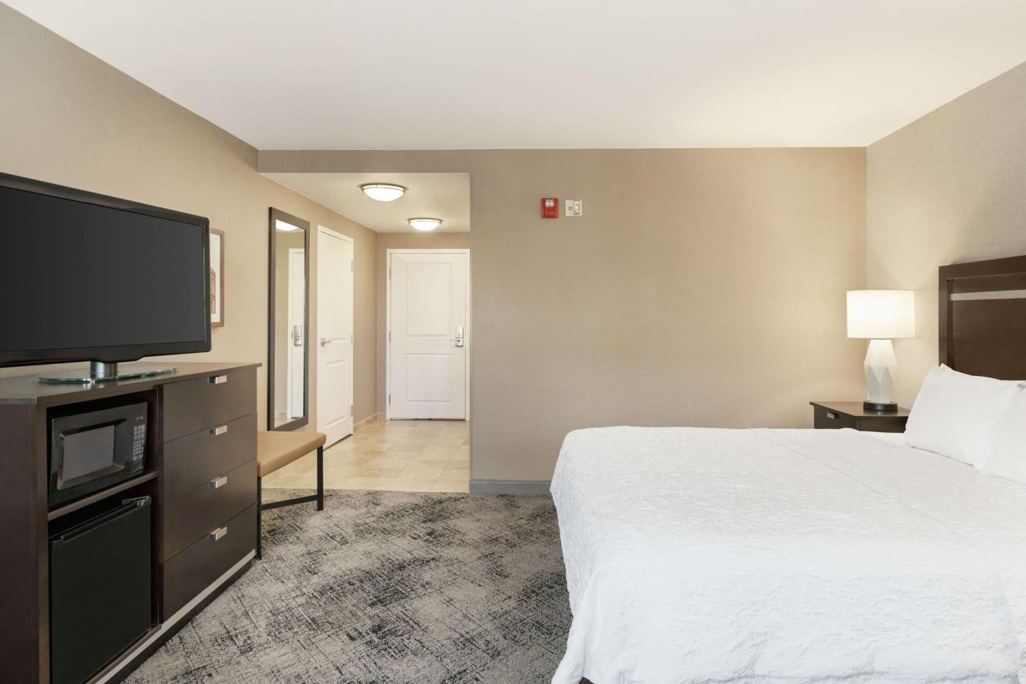 Hampton Inn Portland Downtown Waterfront Exterior foto