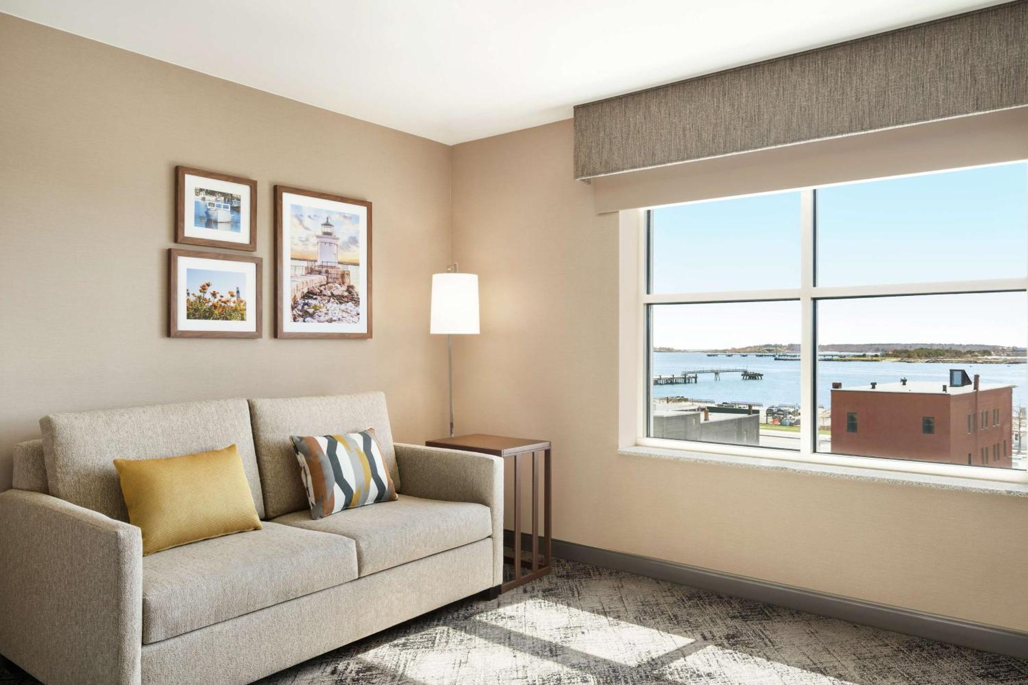 Hampton Inn Portland Downtown Waterfront Exterior foto