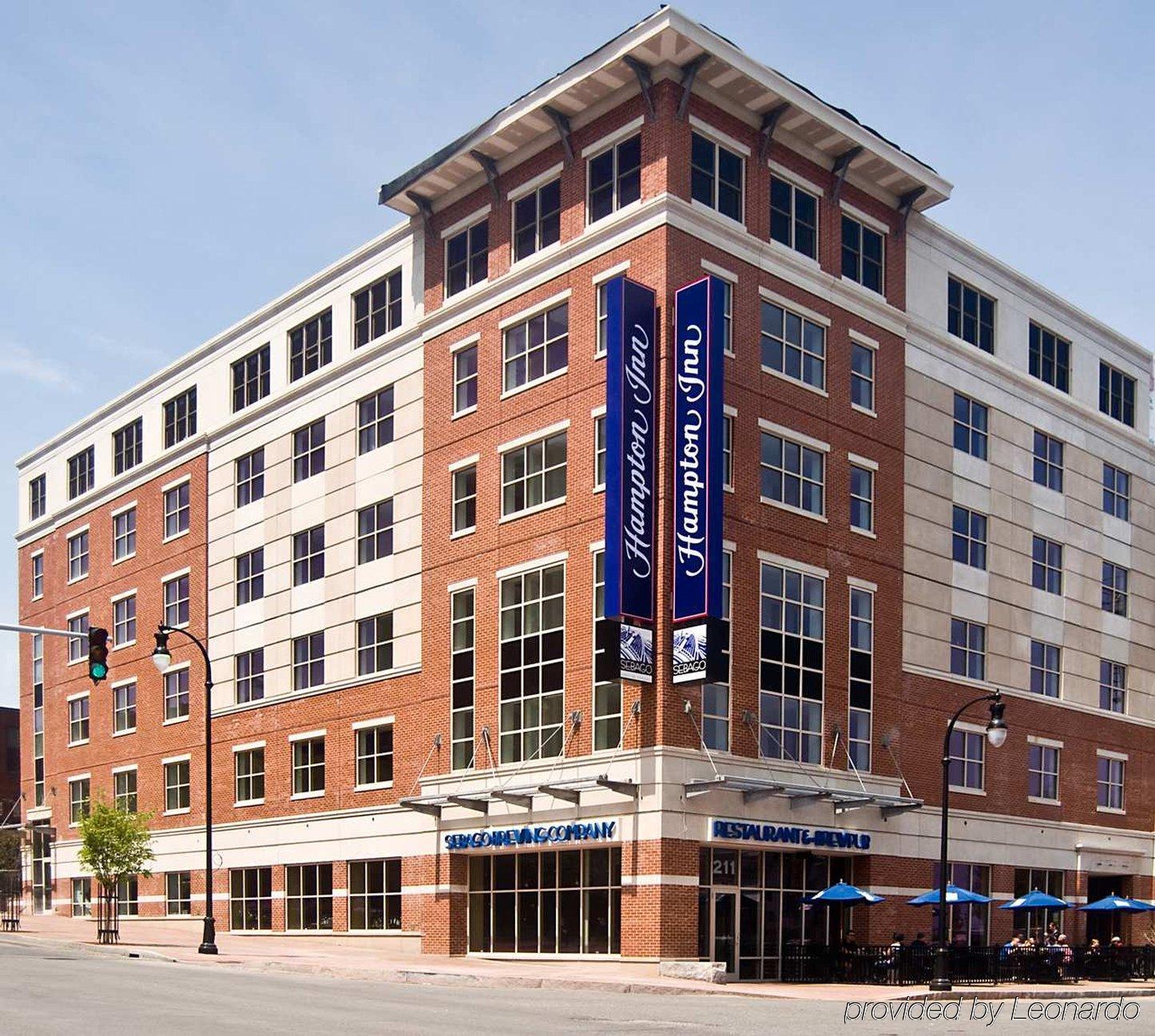 Hampton Inn Portland Downtown Waterfront Exterior foto